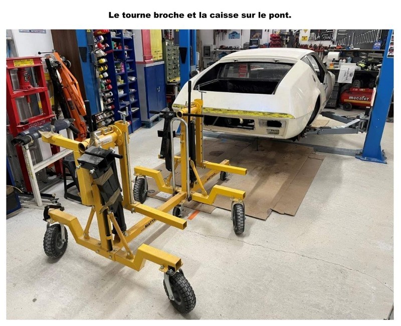 1037 Le tourne broche et la caisse sur le pont
